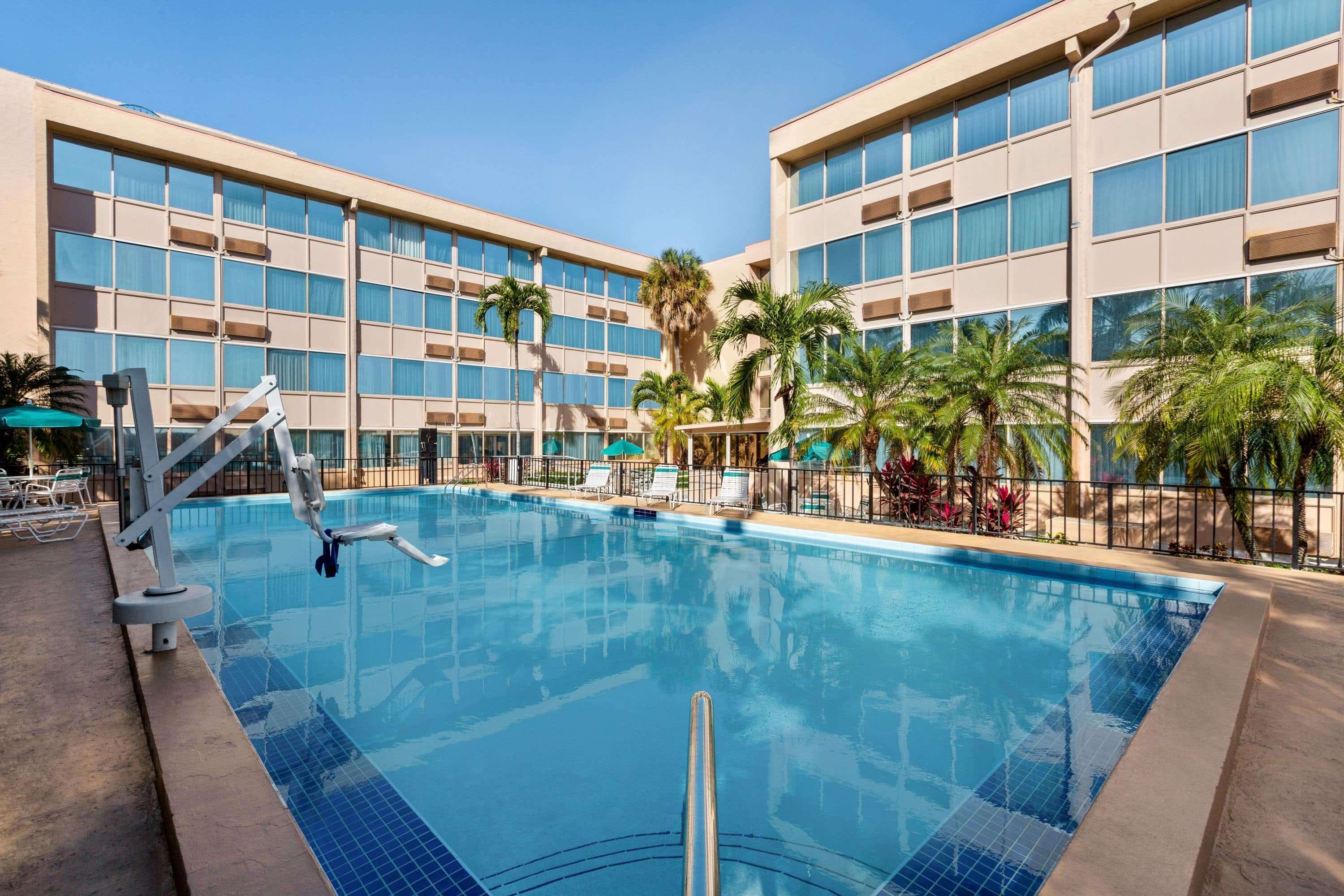 Envision Hotel Miami International Airport Medley Exterior photo