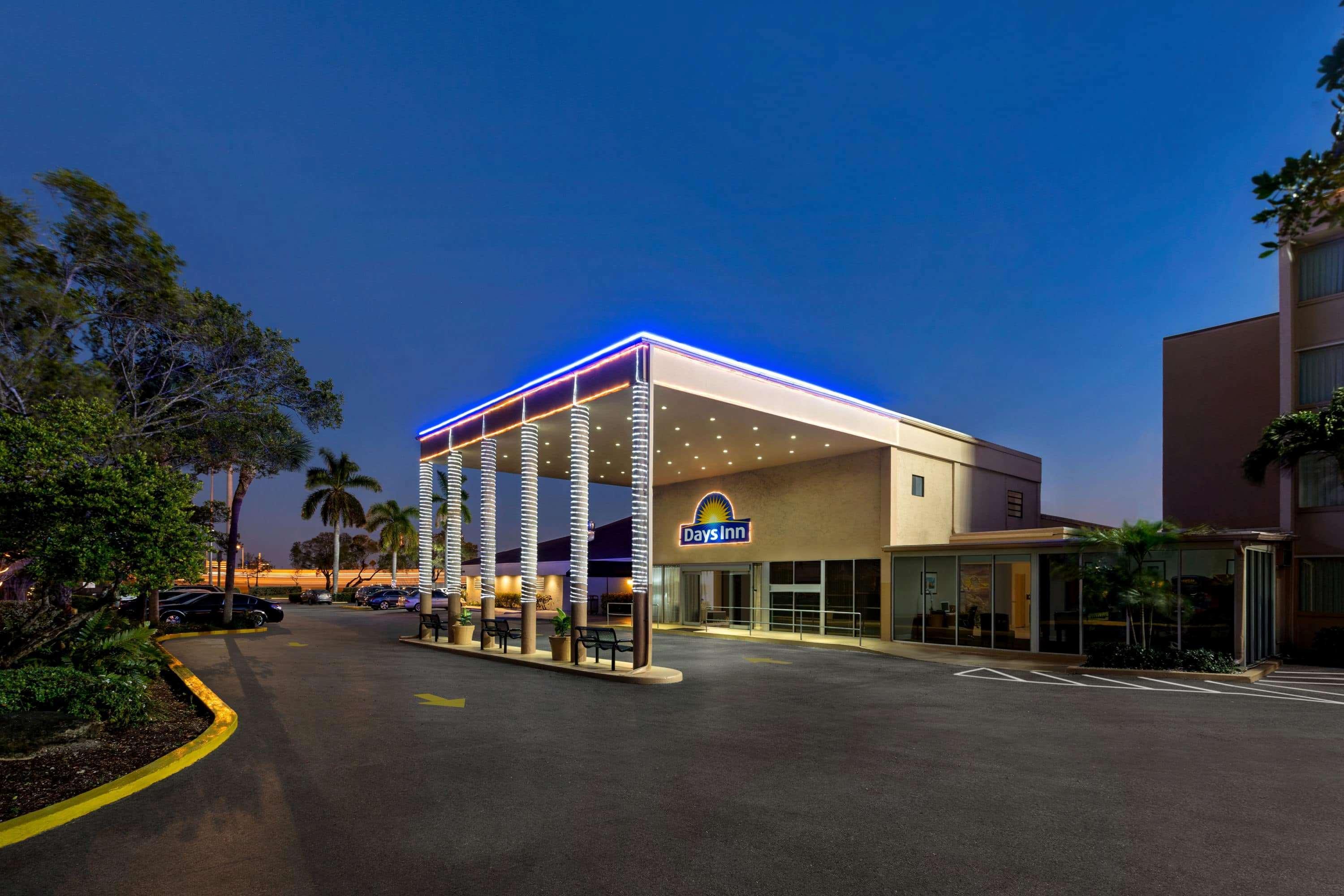Envision Hotel Miami International Airport Medley Exterior photo