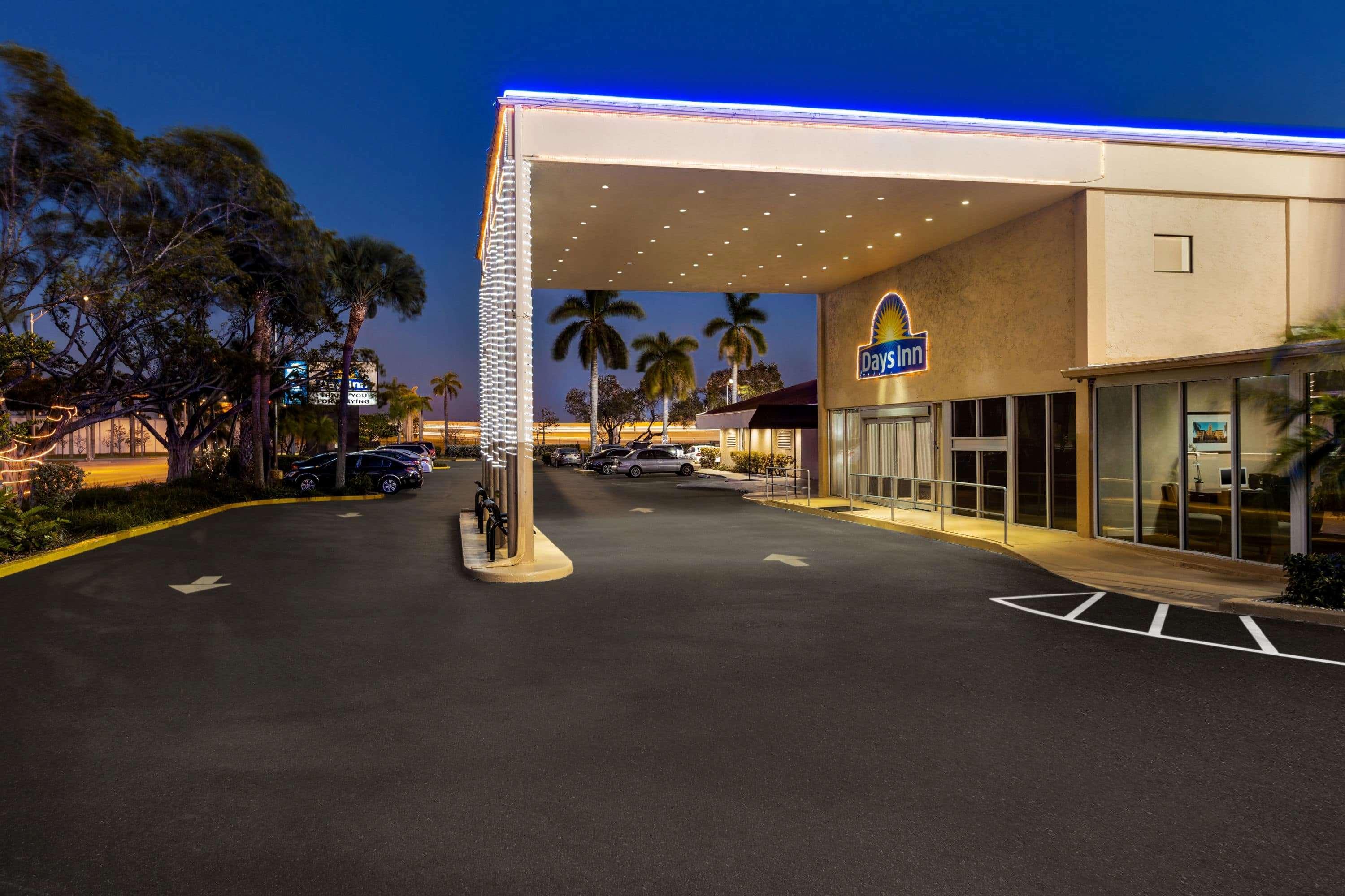 Envision Hotel Miami International Airport Medley Exterior photo