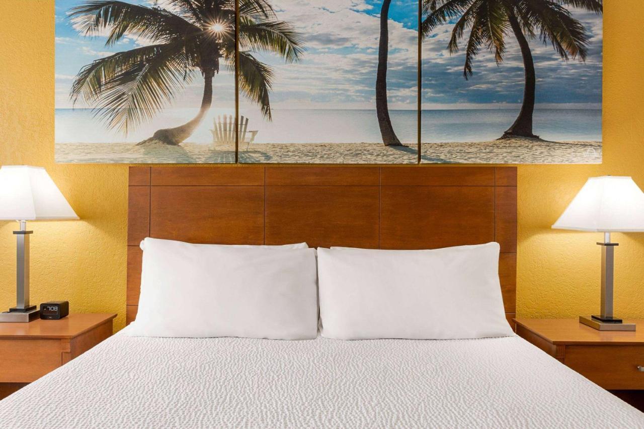 Envision Hotel Miami International Airport Medley Exterior photo