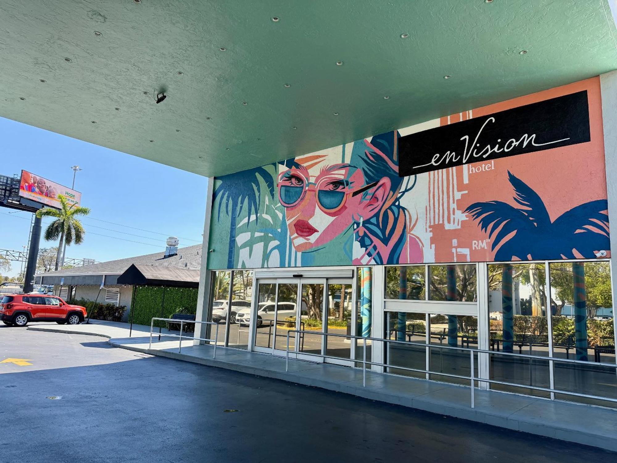 Envision Hotel Miami International Airport Medley Exterior photo